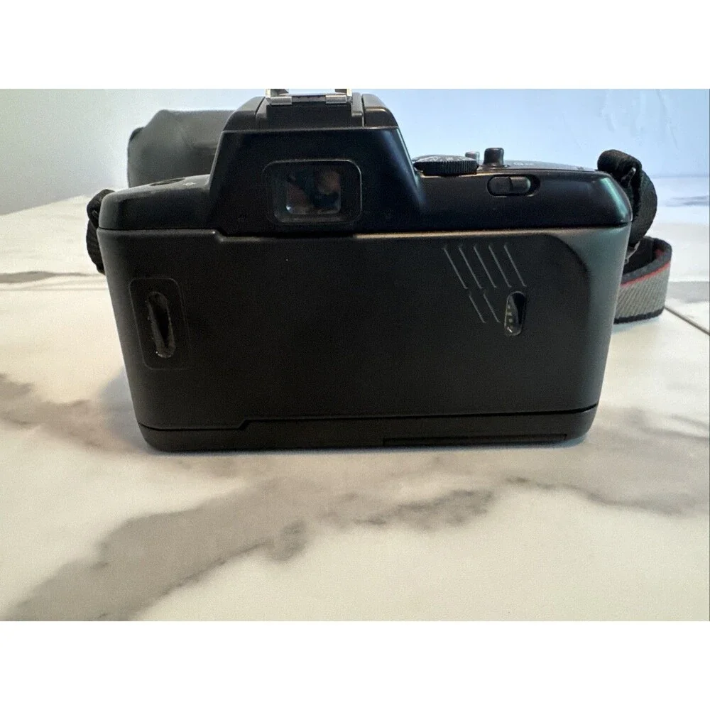 Nikon N5005 35mm AF Film Camera w/ 35-70mm Lens & Case – Tested & Working